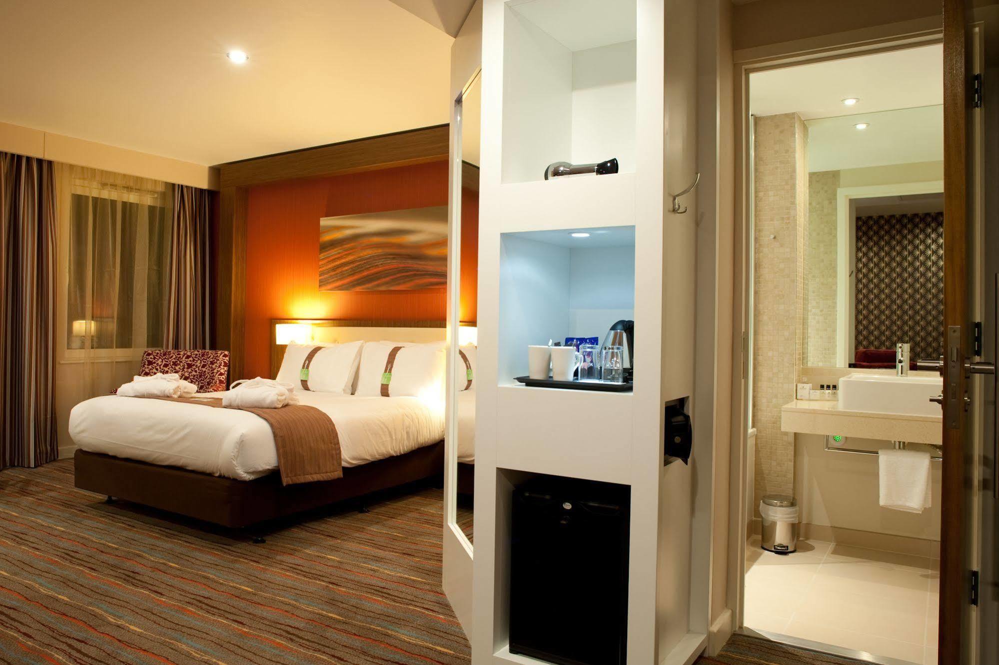 Holiday Inn Derby Riverlights By Ihg Bagian luar foto