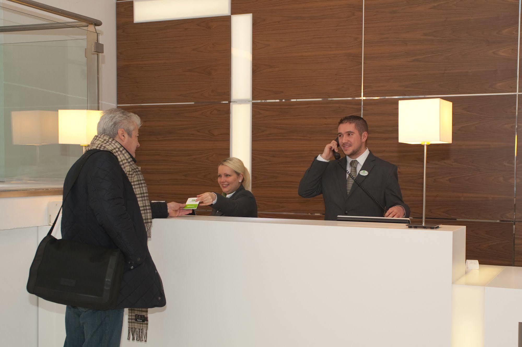 Holiday Inn Derby Riverlights, An Ihg Hotel Bagian luar foto